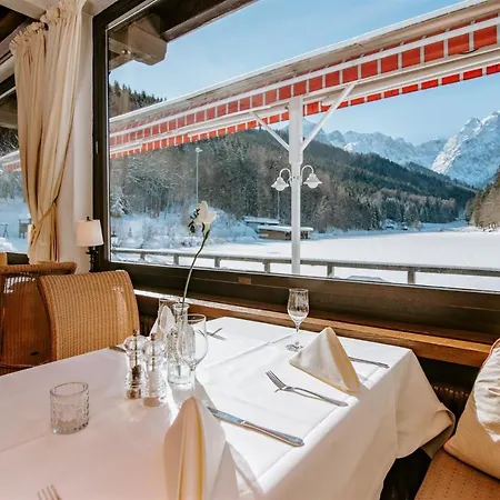 - Seehaus Riessersee شقة